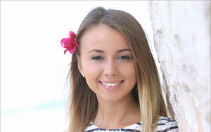 18 year old cutie Riley Reid taking cumshot on face from long penis